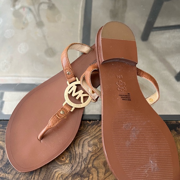 Michael Kors flat brown leather Sandal - Picture 1 of 2
